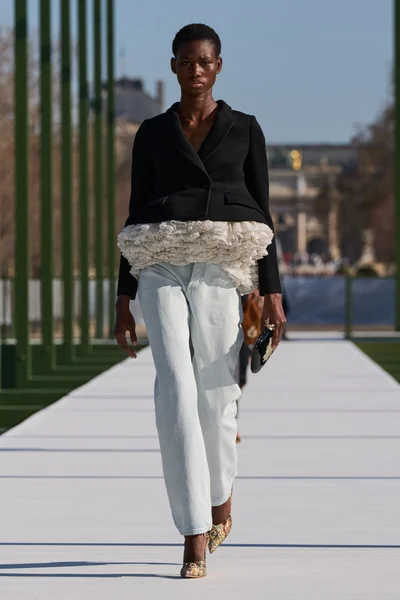 Look 60